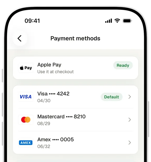 Saved payment methods in the app: Apple Pay ready to use, with Visa, Mastercard, and Amex cards on file